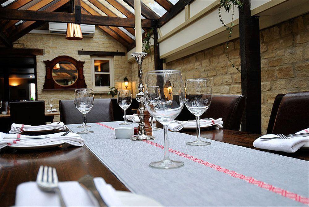 The Chequers Inn Cassington Bagian luar foto
