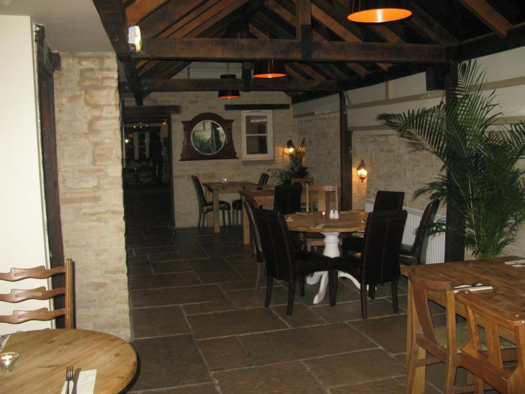 The Chequers Inn Cassington Bagian luar foto